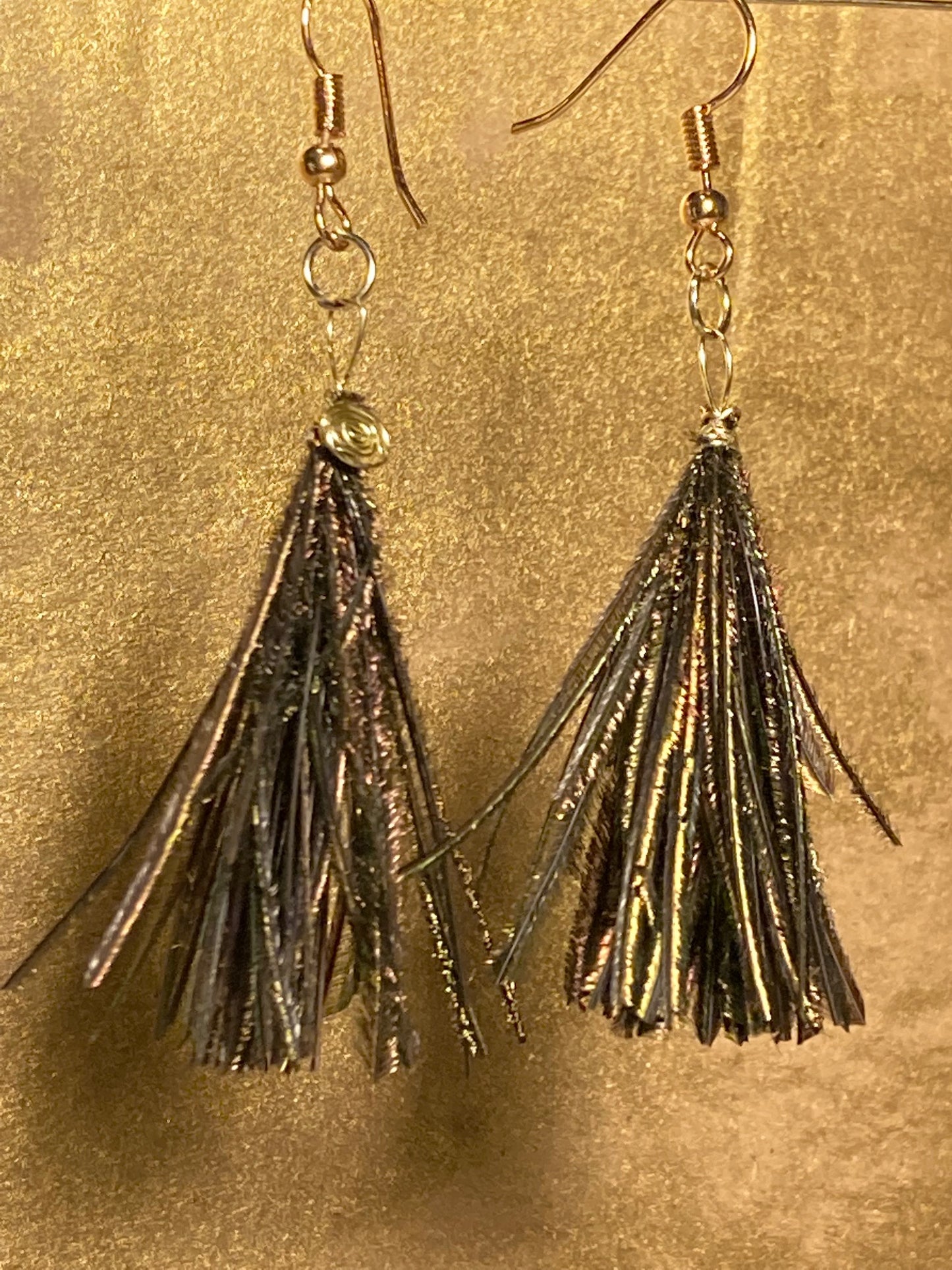 Deco cut small Peapoof earrings