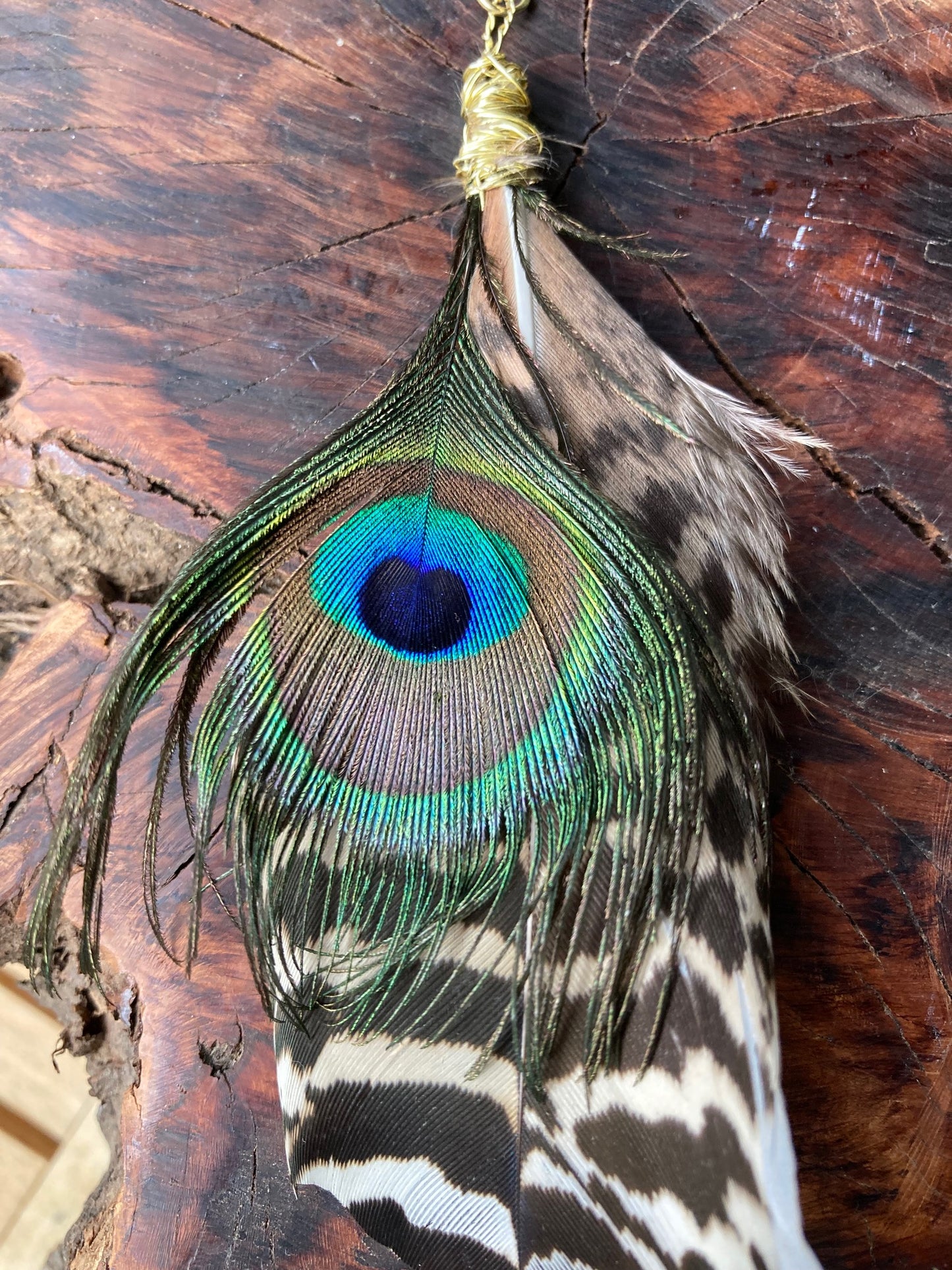 Hair feather dangle with three feathers