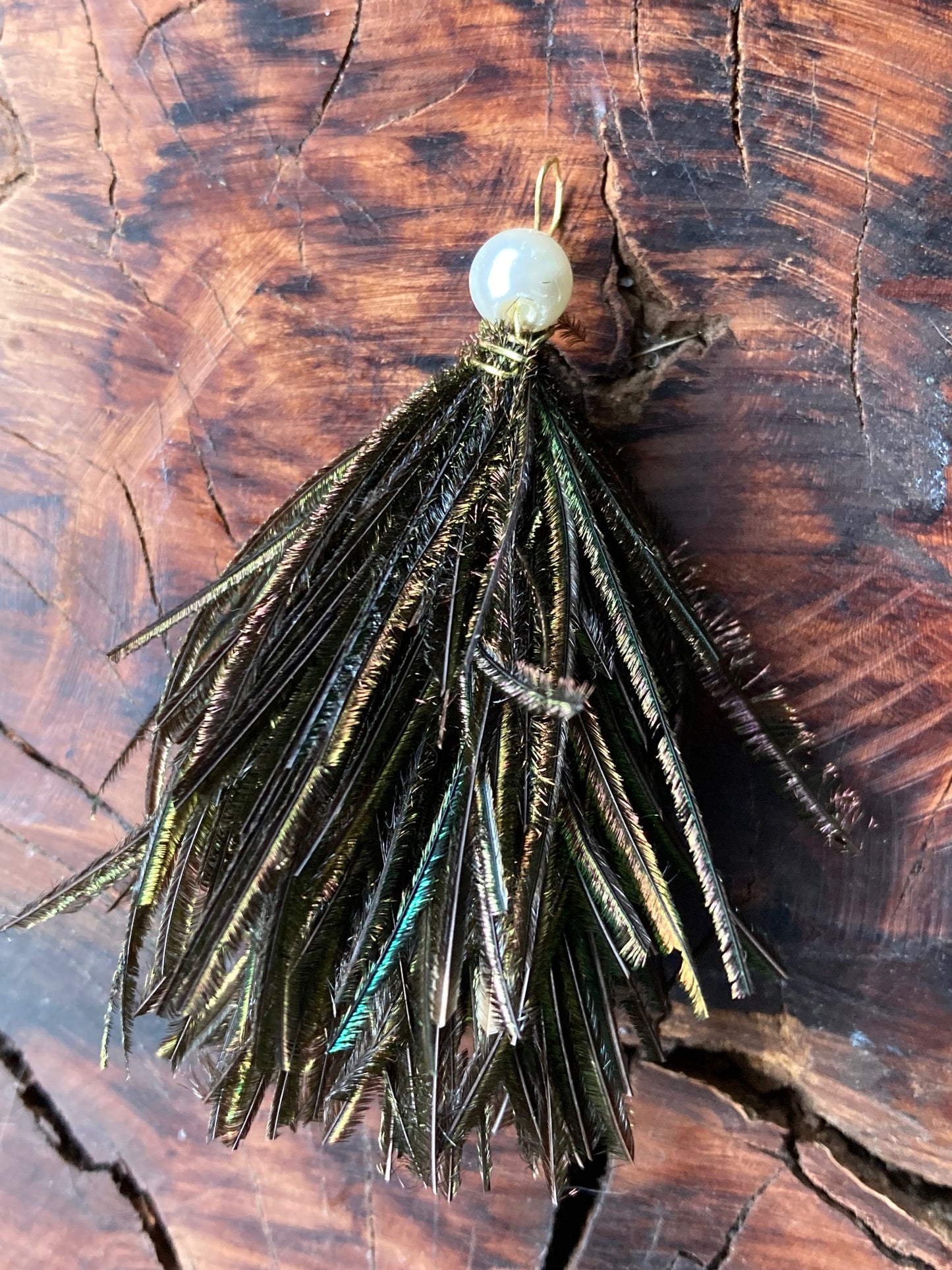 Charm, peapoof w/ white freshwater pearl