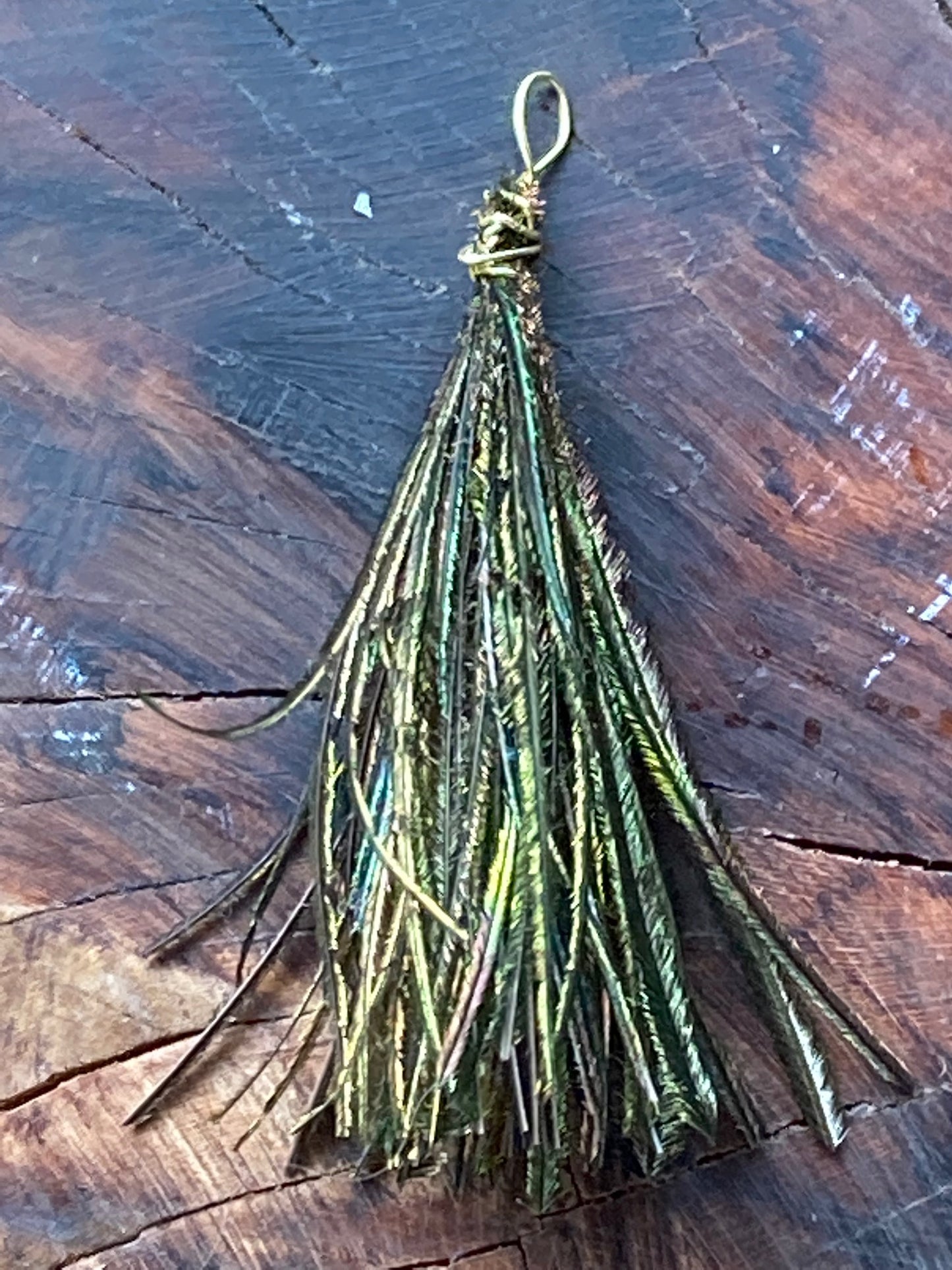 Charm. small simple peapoof