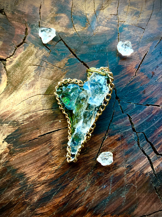 Oblong Diamond Heart pendant neclace