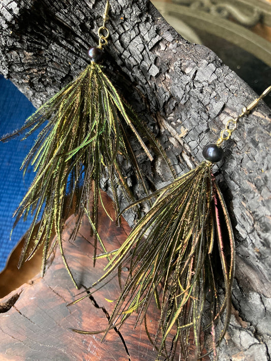 Wild pixy cut large Peapoofs with black fresh water pearl