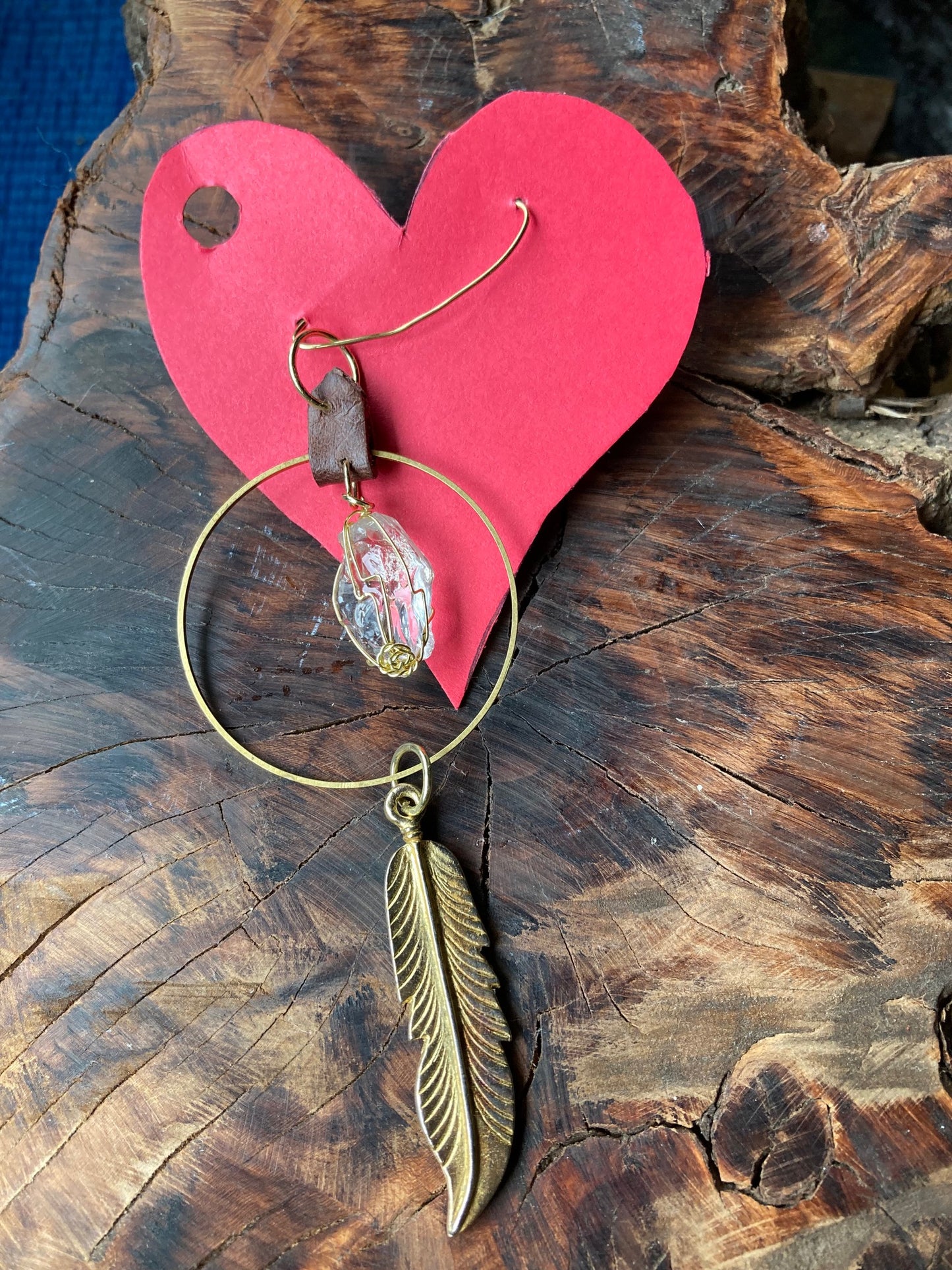 Gold circle diamond pendant