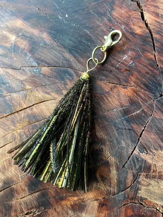 Charm w/ bracket peapoof deco cut